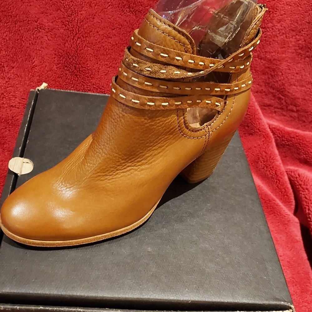 Frye Naomi Pickstitch Shootie Boots